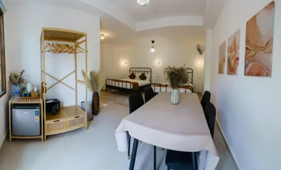 Chambre Queen Deluxe avec deux lits queen size — Aura Koh Tao